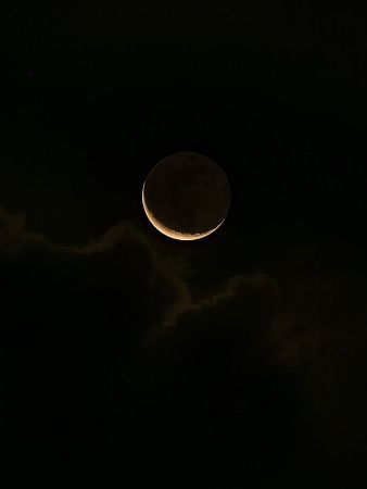 Mondschiffchen mit Erdlicht